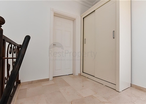 Трёхспальная вилла с элегантным ремонтом