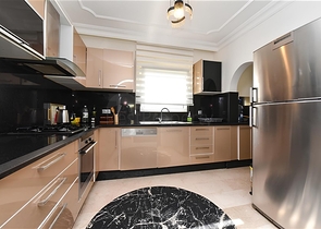 Трёхспальная вилла с элегантным ремонтом