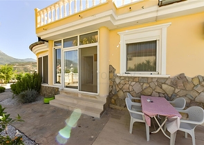 Трёхспальная вилла с элегантным ремонтом