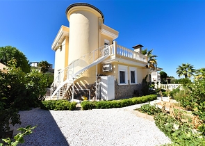 Трёхспальная вилла с элегантным ремонтом