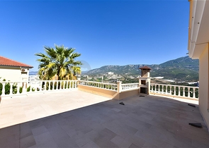 Трёхспальная вилла с элегантным ремонтом