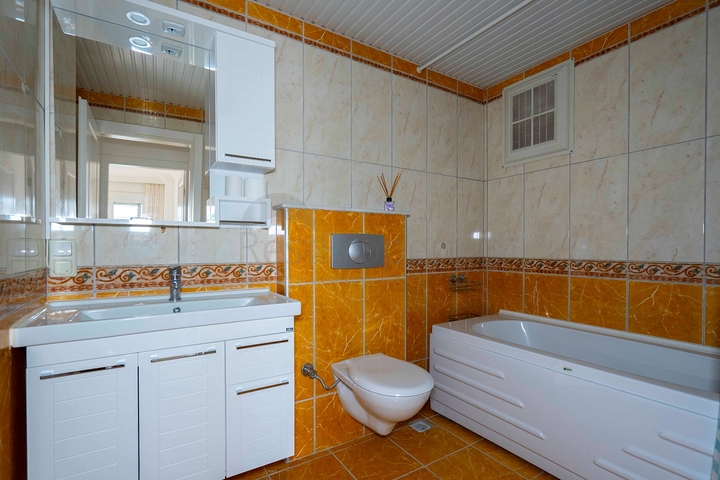 Квартира планировкой 2+1 в центральном районе Оба