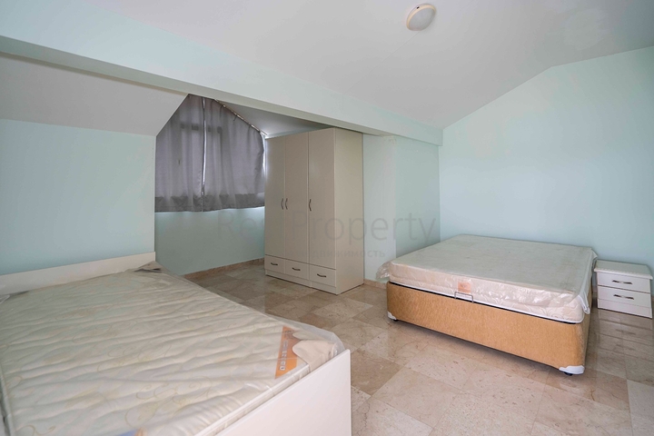 Шестикомнатный светлый пентхаус с видом на город в районе Оба