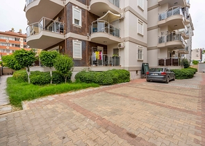 Шестикомнатный светлый пентхаус с видом на город в районе Оба