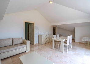 Шестикомнатный светлый пентхаус с видом на город в районе Оба