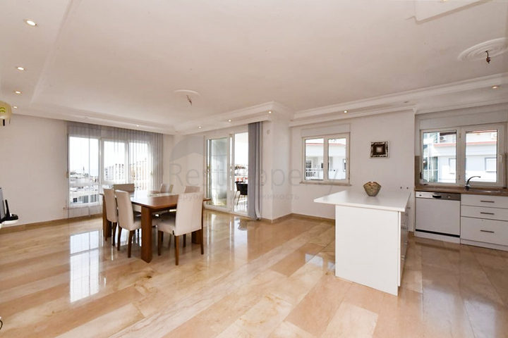 Просторный пентхаус 3+1 в районе Тосмур