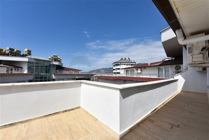 Просторный пентхаус 3+1 в районе Тосмур