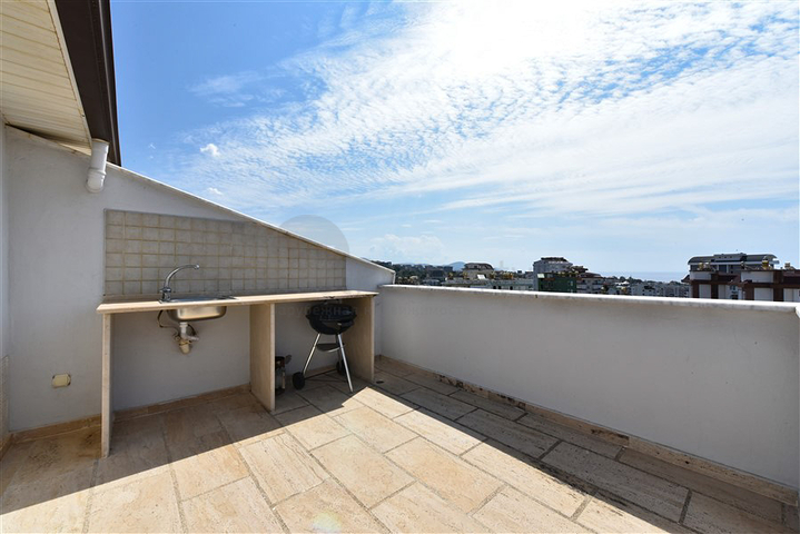 Просторный пентхаус 3+1 в районе Тосмур