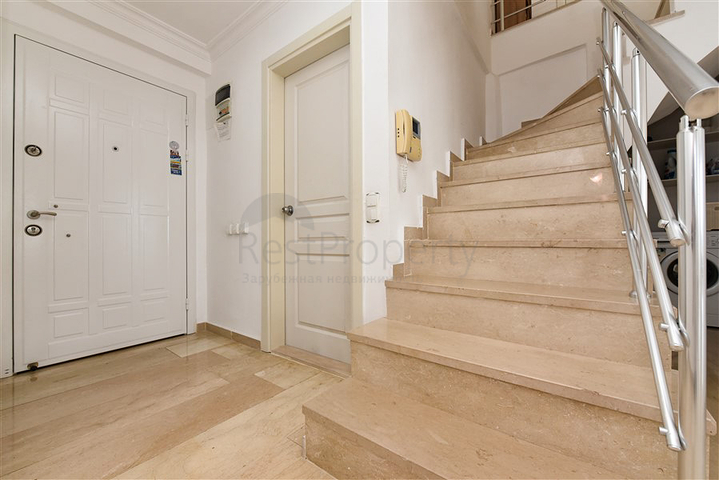 Просторный пентхаус 3+1 в районе Тосмур