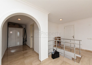 Просторный пентхаус 3+1 в районе Тосмур