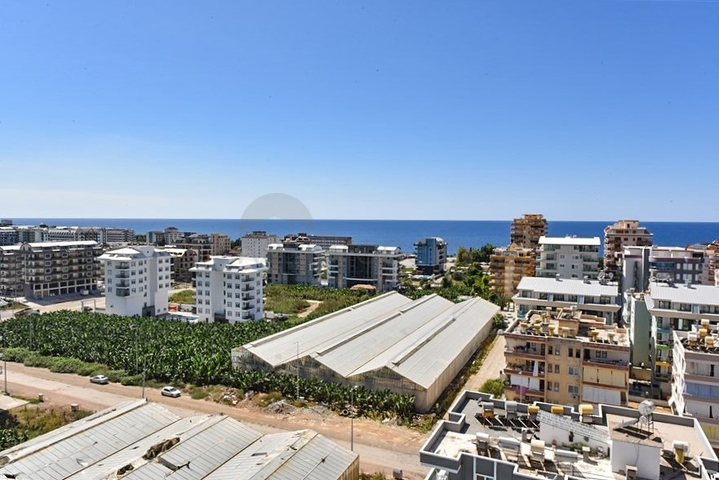 Меблированный пентхаус 4+1 с видом на море в Махмутларе