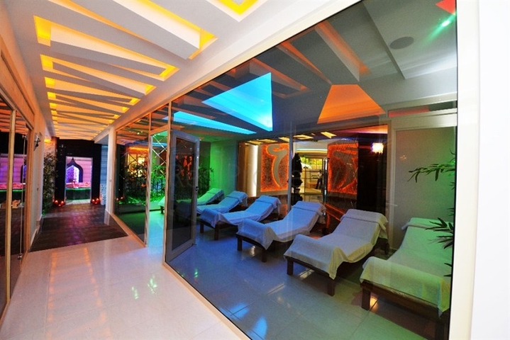 Меблированный пентхаус 4+1 с видом на море в Махмутларе