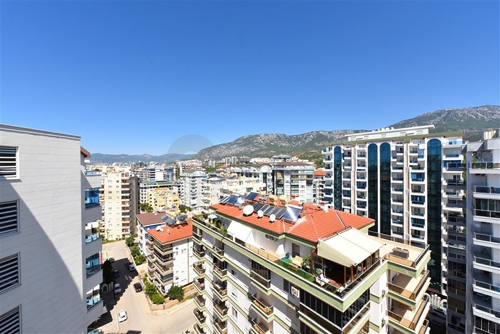 Меблированный пентхаус 4+1 с видом на море в Махмутларе