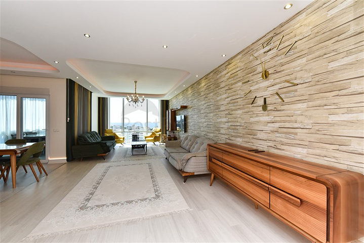 Меблированный пентхаус 4+1 с видом на море в Махмутларе