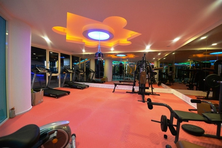 Меблированный пентхаус 4+1 с видом на море в Махмутларе