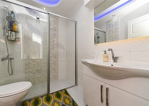 Меблированный пентхаус 4+1 с видом на море в Махмутларе