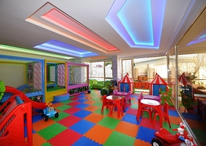 Меблированный пентхаус 4+1 с видом на море в Махмутларе