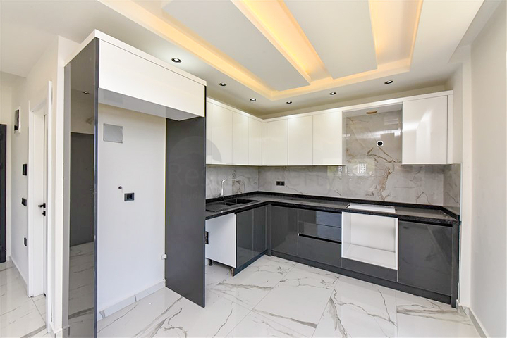 Трехкомнатный пентхаус с видом на хвойные леса и Средиземное море