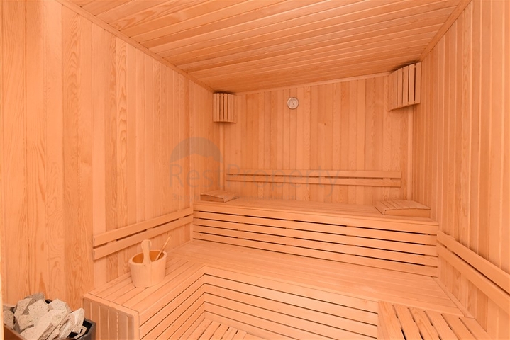 Трехкомнатный пентхаус с видом на хвойные леса и Средиземное море