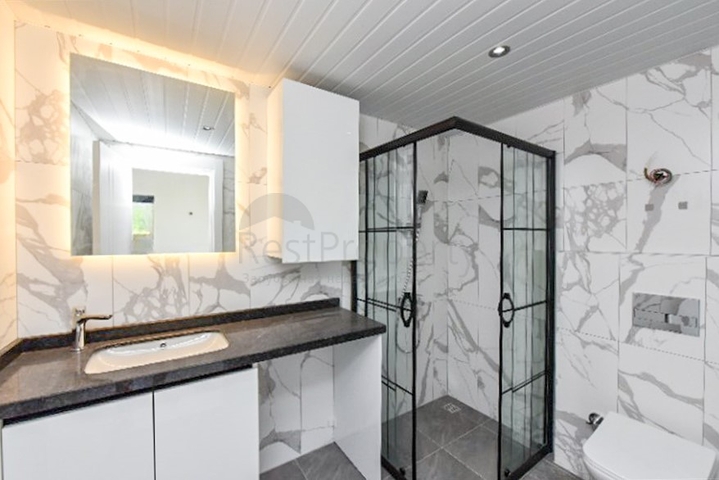 Трехкомнатный пентхаус с видом на хвойные леса и Средиземное море