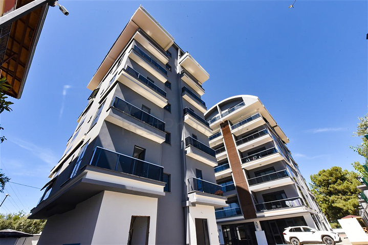 Трехкомнатный пентхаус с видом на хвойные леса и Средиземное море