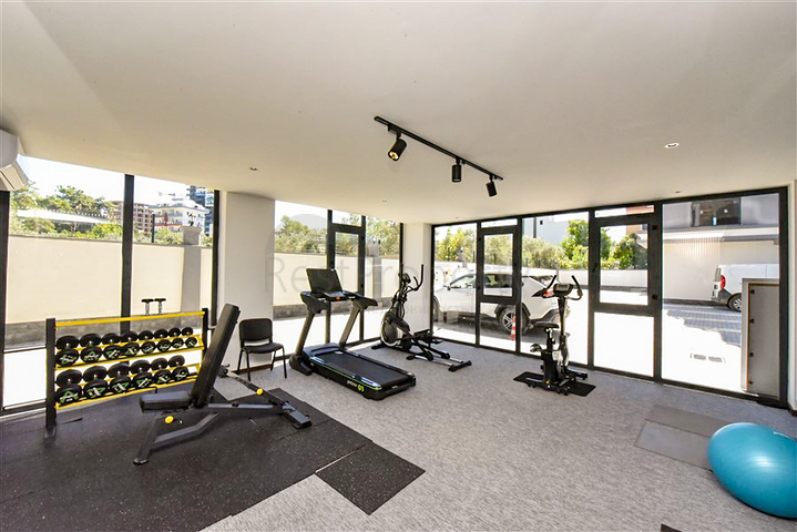 Трехкомнатный пентхаус с видом на хвойные леса и Средиземное море