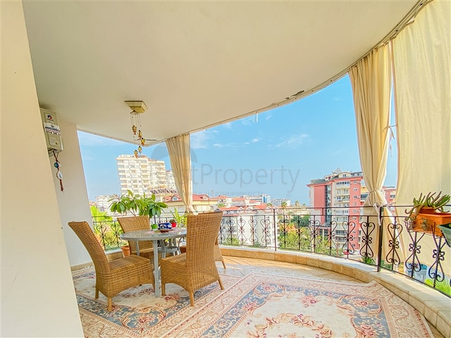 Трехкомнатная квартира для постоянного проживания дружной семьи