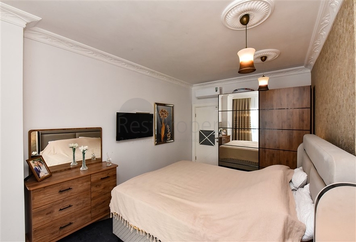 Красивая квартира в резиденции у моря в районе Махмутлар.