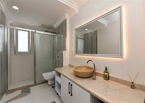 Красивая квартира в резиденции у моря в районе Махмутлар.