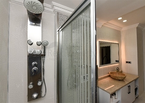 Красивая квартира в резиденции у моря в районе Махмутлар.