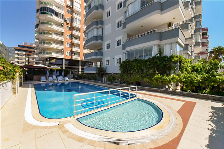 Трехкомнатная квартира в самом центре Махмутлара