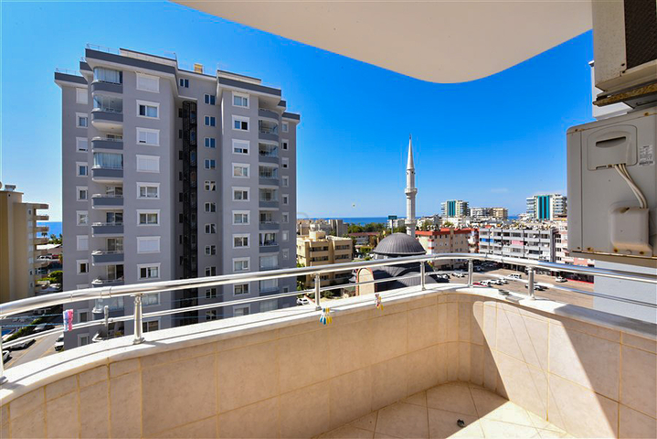 Трехкомнатная квартира в самом центре Махмутлара