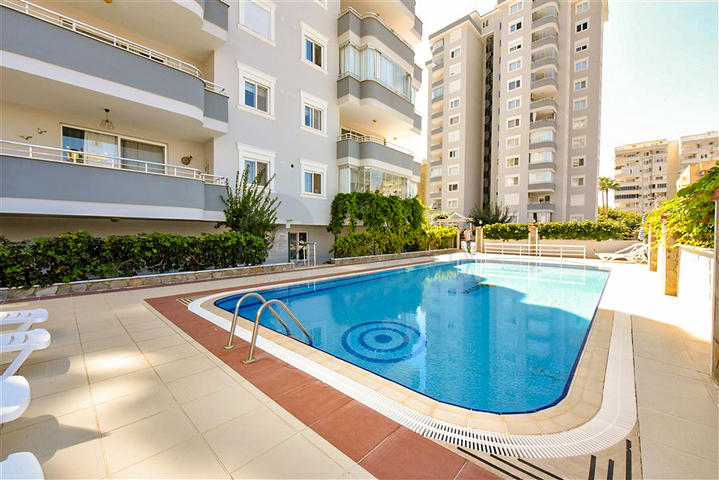 Трехкомнатная квартира в самом центре Махмутлара