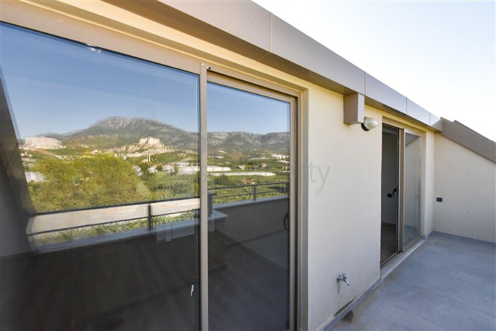 Пентхаус 3+1 с открытым видом на горы в районе Каргыджак