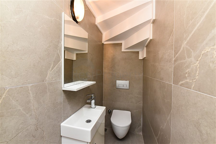 Пентхаус 3+1 в новом комплексе в районе Каргыджак