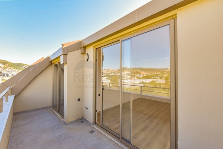 Пентхаус 3+1 в новом комплексе в районе Каргыджак