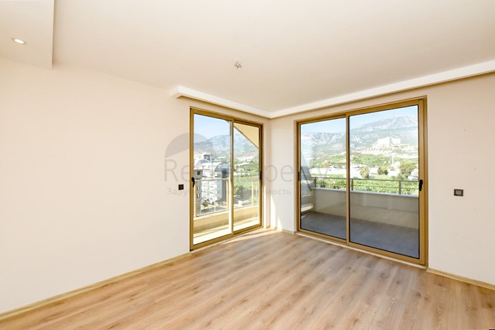 Пентхаус 3+1 в новом комплексе в районе Каргыджак