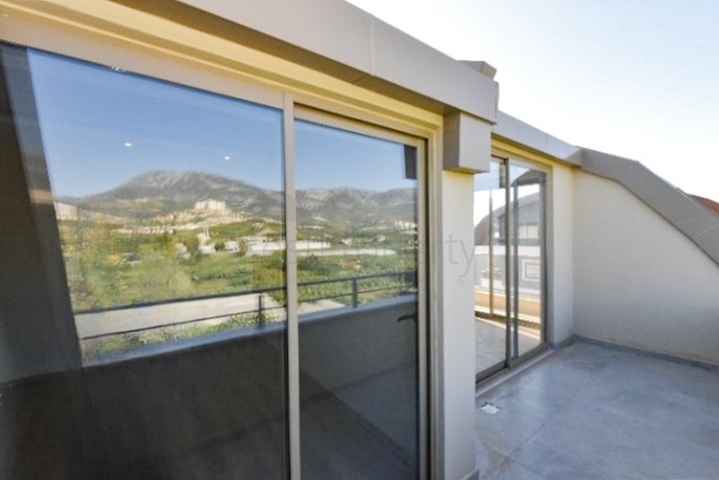 Пентхаус 3+1 в новом комплексе в районе Каргыджак