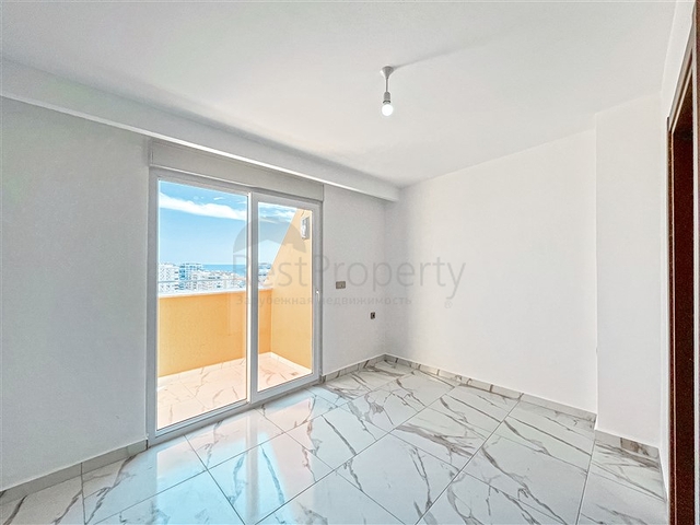 Пенхаус с видом на море в районе Махмутлар