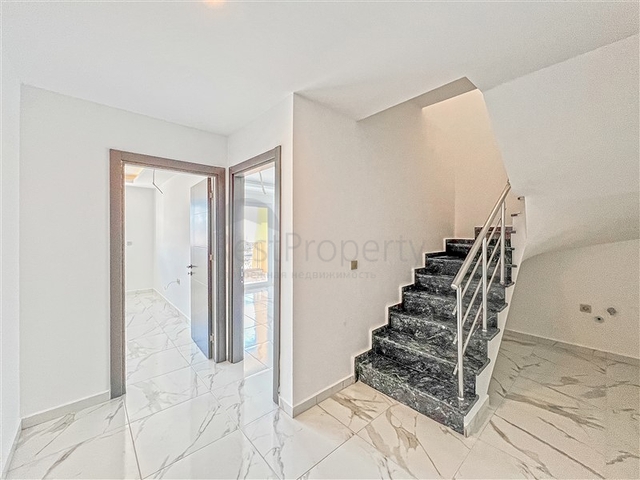 Пенхаус с видом на море в районе Махмутлар