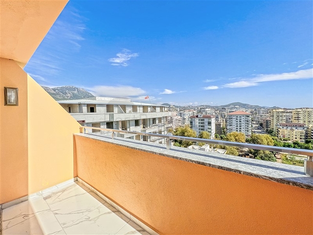 Пенхаус с видом на море в районе Махмутлар