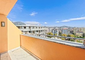 Пенхаус с видом на море в районе Махмутлар