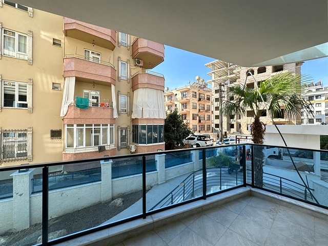 Квартира 1+1 в новом комплексе в центре Алании