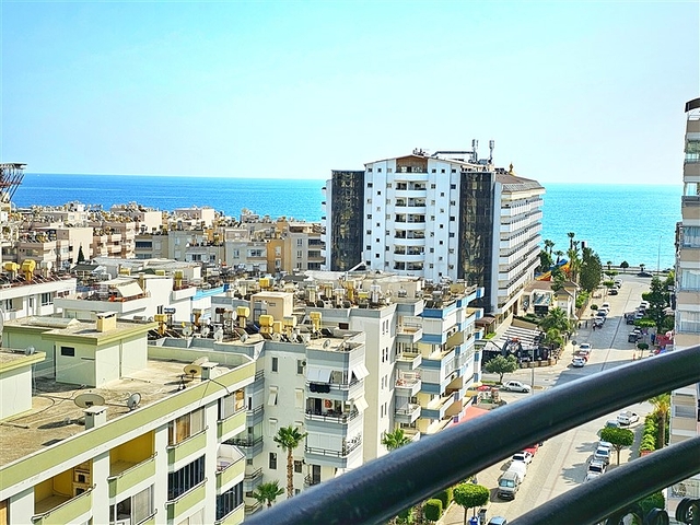 Просторная квартира 4+1 с современным дизайном в районе Махмутлар