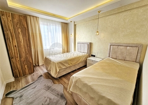 Просторная квартира 4+1 с современным дизайном в районе Махмутлар