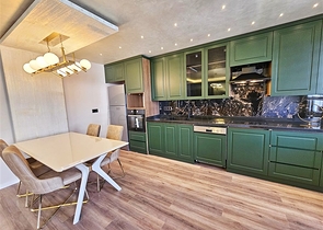 Просторная квартира 4+1 с современным дизайном в районе Махмутлар