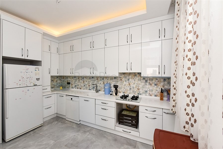 Просторная квартира планировкой 3+1 в одном из лучших районов Алании – Оба