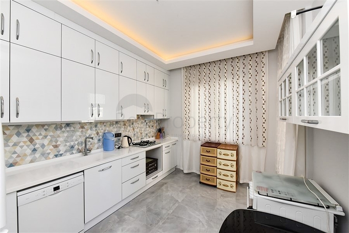 Просторная квартира планировкой 3+1 в одном из лучших районов Алании – Оба