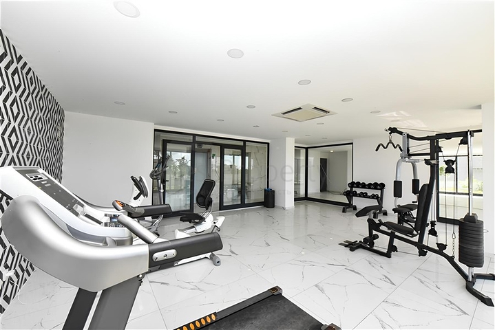 Меблированная квартира 1+1 в новом комплексе в Авсалларе