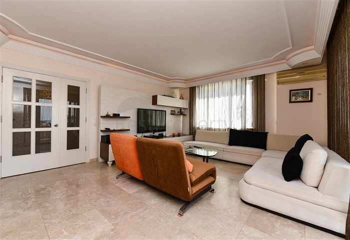 Просторная квартира 2+1 в 200 метрах от Средиземного моря